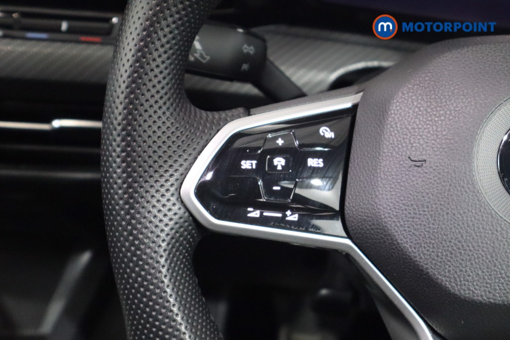 Volkswagen Golf R-Line Manual Petrol Hatchback - Stock Number (1587354) - 7th supplementary image