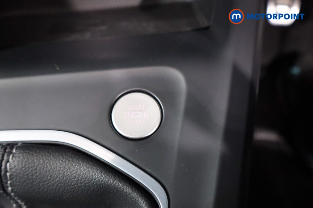 Volkswagen Golf R-Line Manual Petrol Hatchback - Stock Number (1587354) - 13th supplementary image
