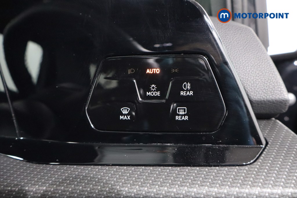 Volkswagen Golf R-Line Manual Petrol Hatchback - Stock Number (1587354) - 21st supplementary image