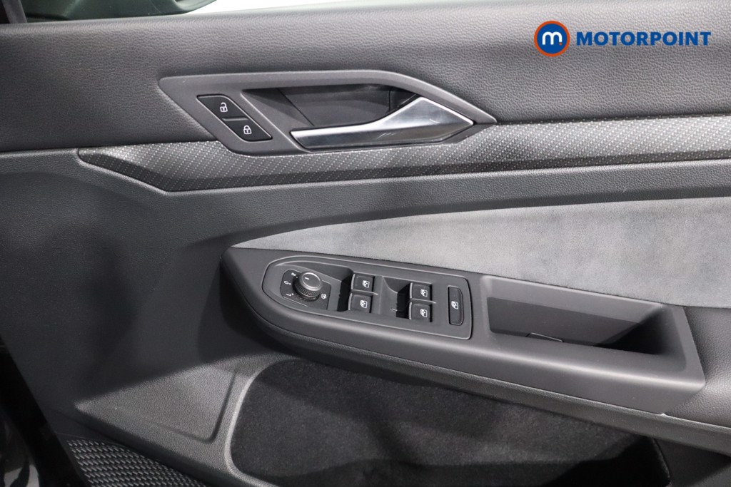 Volkswagen Golf R-Line Manual Petrol Hatchback - Stock Number (1587354) - 22nd supplementary image