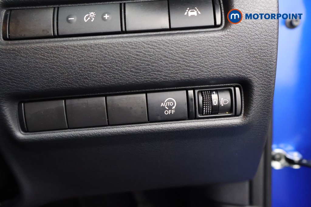 Nissan Juke N-Connecta Automatic Petrol SUV - Stock Number (1587493) - 8th supplementary image