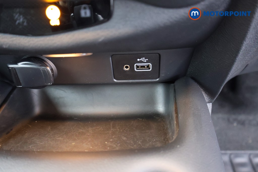 Nissan Juke N-Connecta Automatic Petrol SUV - Stock Number (1587493) - 16th supplementary image