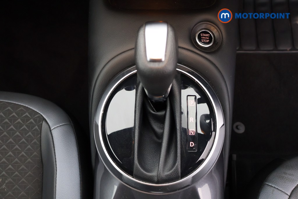 Nissan Juke N-Connecta Automatic Petrol SUV - Stock Number (1587493) - 18th supplementary image