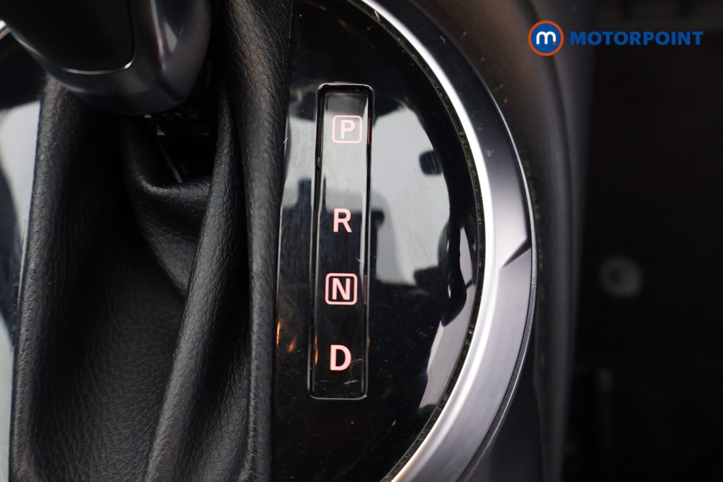 Nissan Juke N-Connecta Automatic Petrol SUV - Stock Number (1587493) - 19th supplementary image