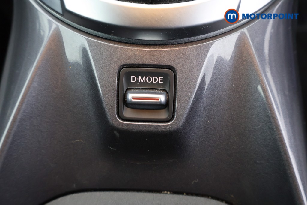 Nissan Juke N-Connecta Automatic Petrol SUV - Stock Number (1587493) - 20th supplementary image