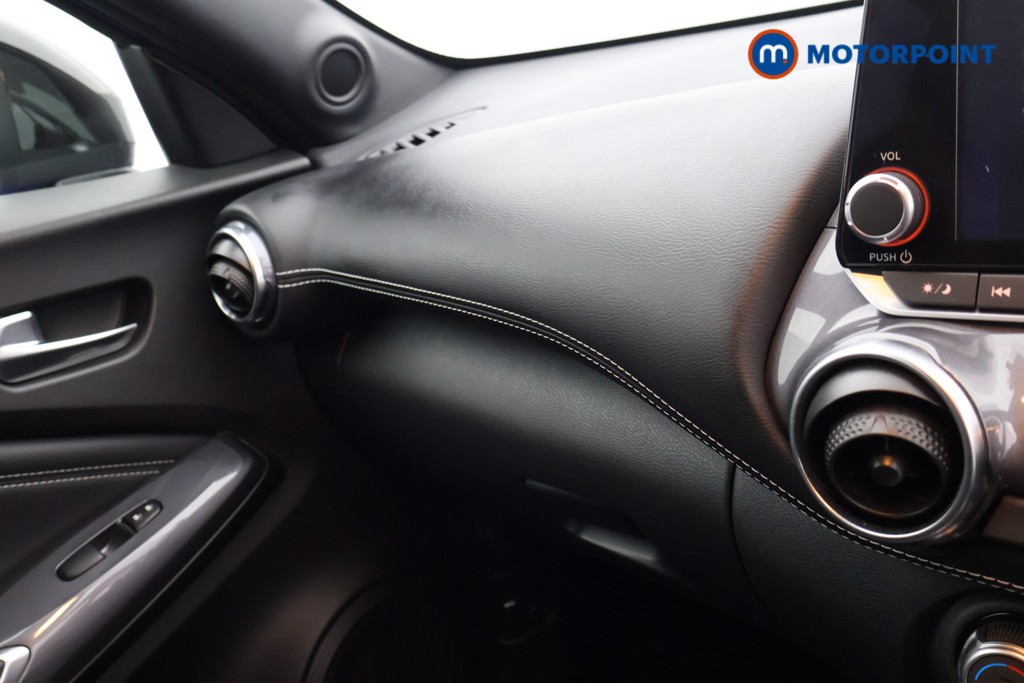 Nissan Juke N-Connecta Automatic Petrol SUV - Stock Number (1587493) - 23rd supplementary image