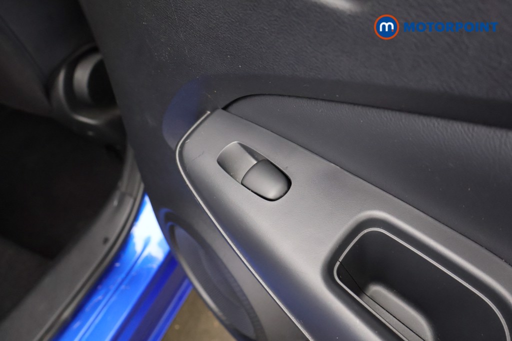 Nissan Juke N-Connecta Automatic Petrol SUV - Stock Number (1587493) - 32nd supplementary image