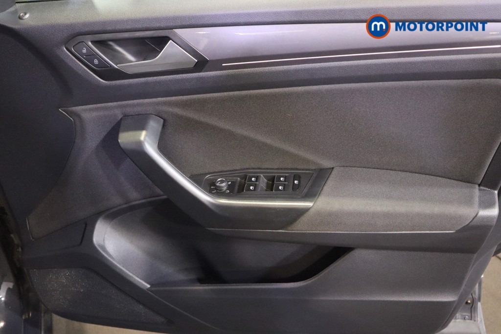 Volkswagen T-Roc SEL Automatic Petrol SUV - Stock Number (1588042) - 13th supplementary image