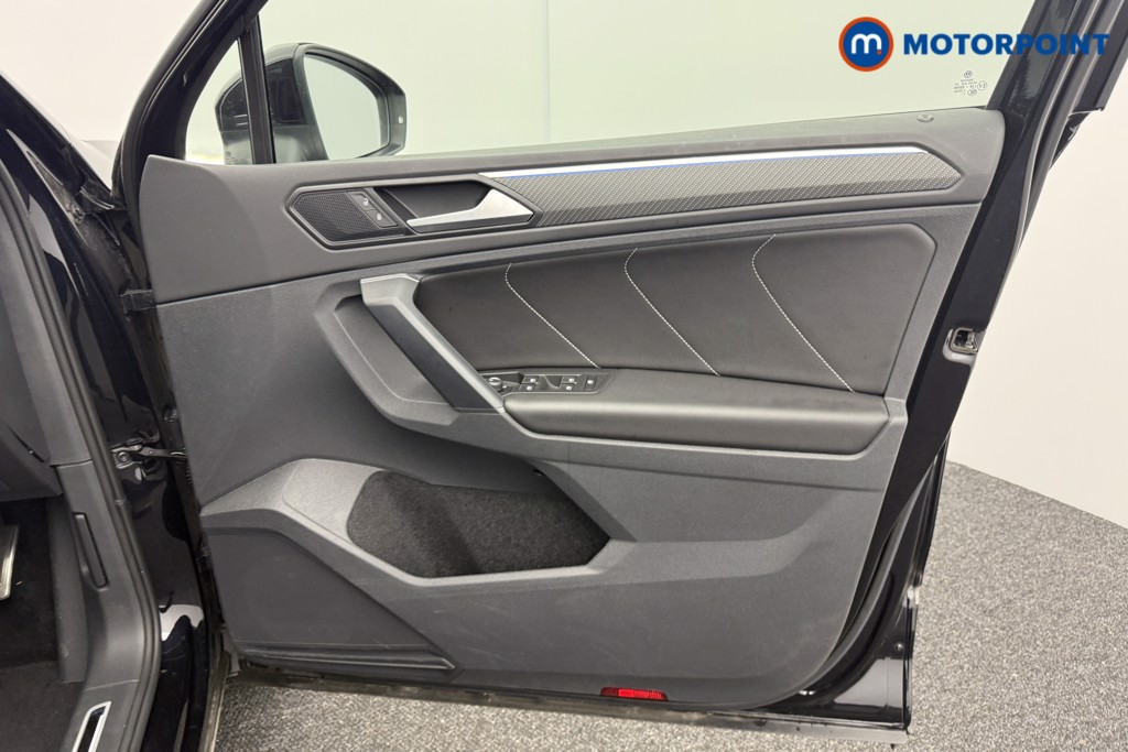 Volkswagen Tiguan R-Line Automatic Petrol SUV - Stock Number (1588187) - 18th supplementary image