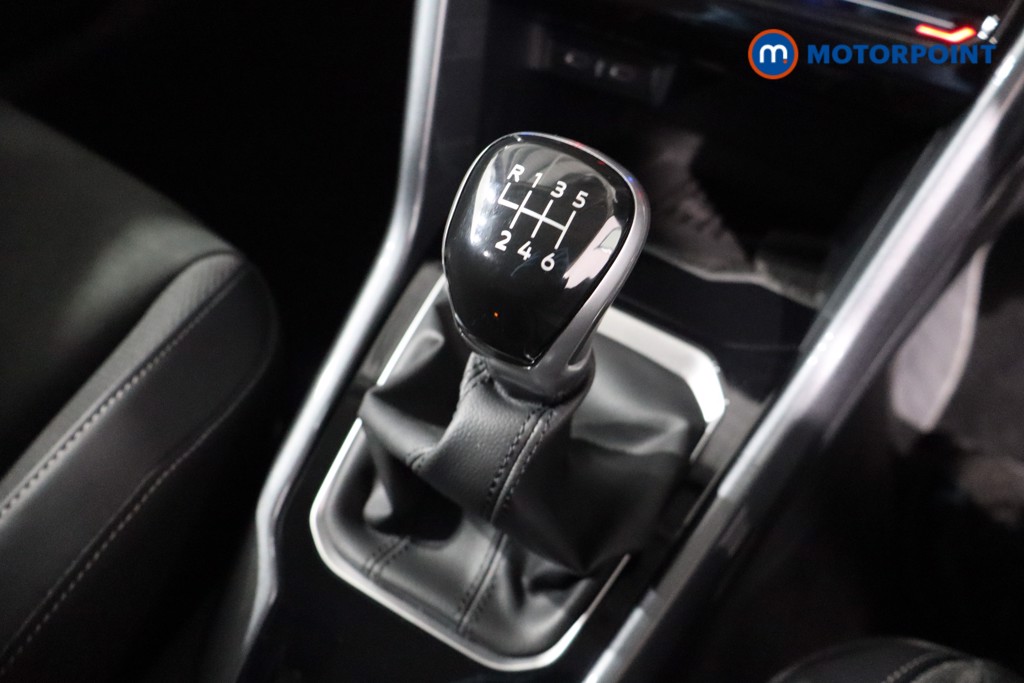 Volkswagen T-Roc Style Manual Petrol SUV - Stock Number (1588671) - 14th supplementary image