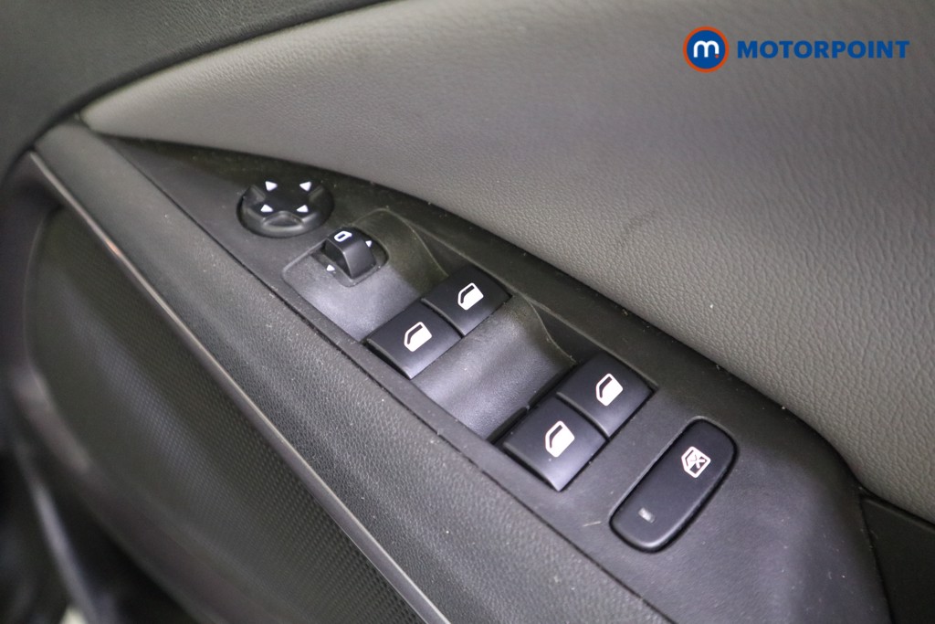 Vauxhall Crossland X Elite Nav Manual Petrol SUV - Stock Number (1579988) - 12th supplementary image