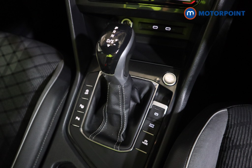 Volkswagen Tiguan R-Line Automatic Petrol SUV - Stock Number (1586310) - 9th supplementary image