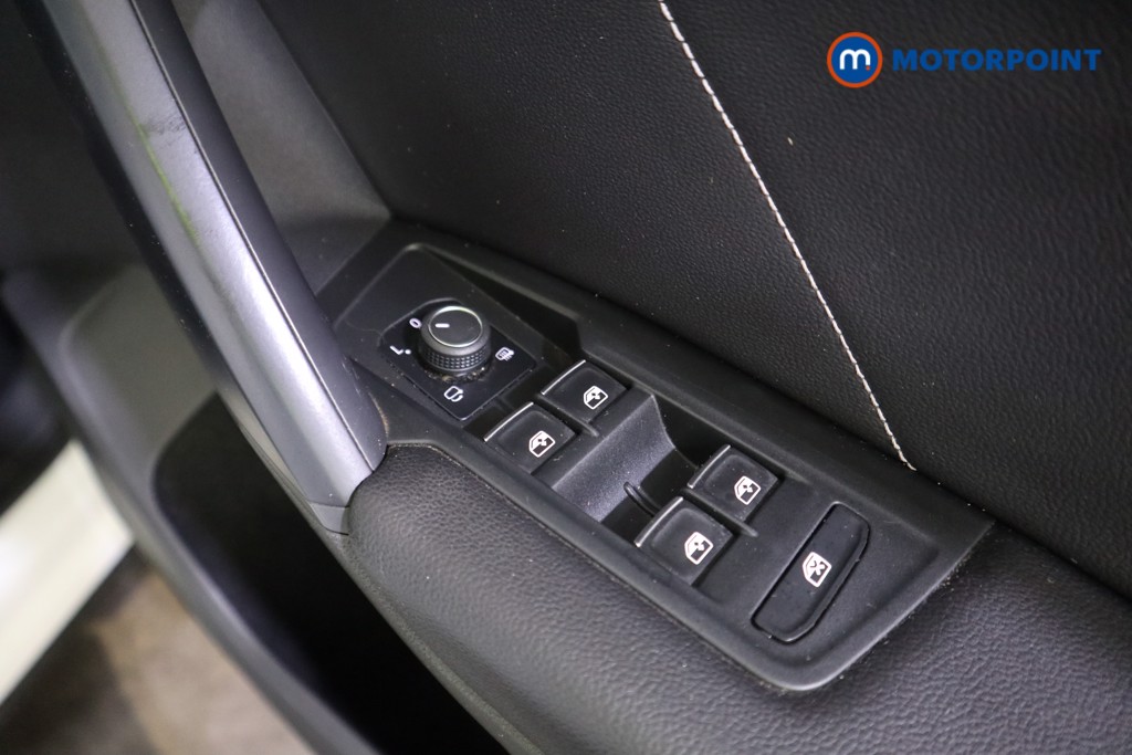 Volkswagen Tiguan R-Line Automatic Petrol SUV - Stock Number (1586310) - 12th supplementary image