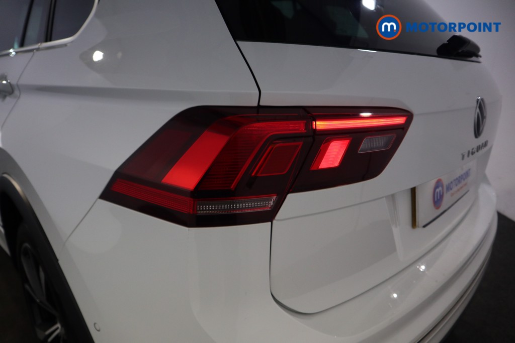 Volkswagen Tiguan R-Line Automatic Petrol SUV - Stock Number (1586310) - 26th supplementary image