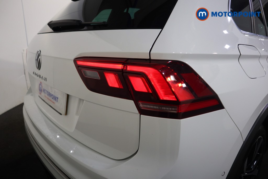 Volkswagen Tiguan R-Line Automatic Petrol SUV - Stock Number (1586310) - 27th supplementary image