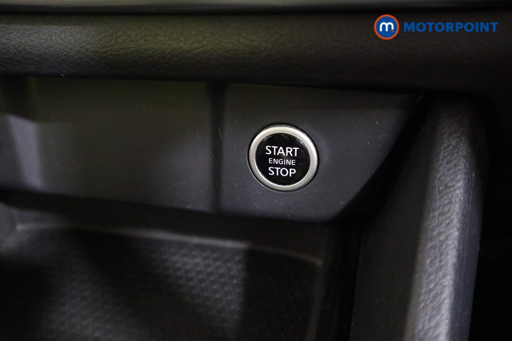 Nissan Qashqai Acenta Premium Manual Petrol SUV - Stock Number (1586476) - 8th supplementary image