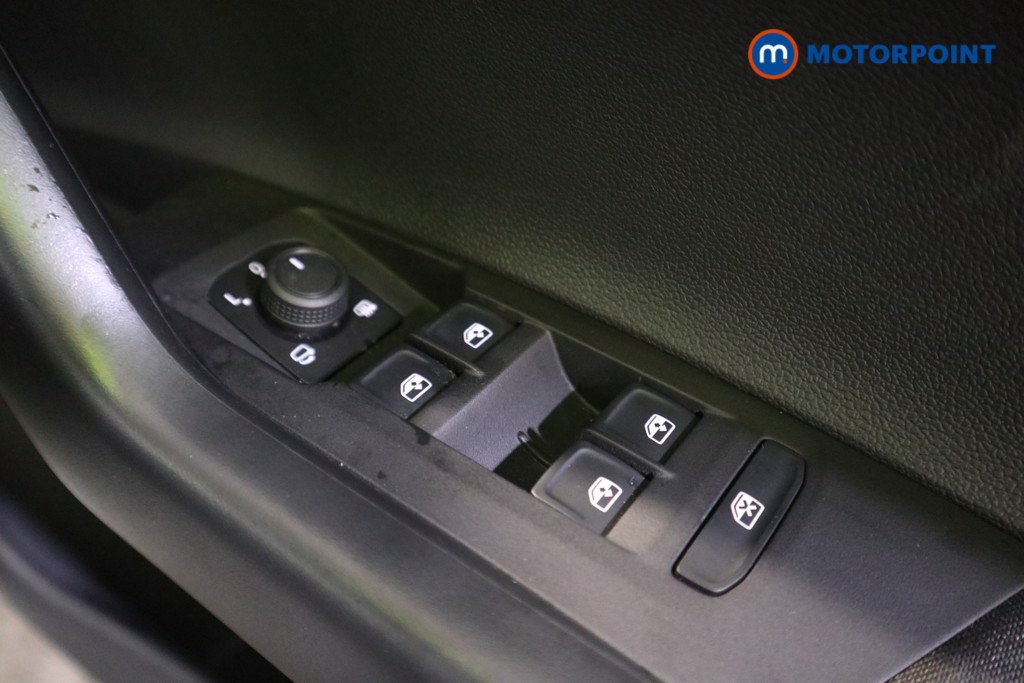 Volkswagen Polo Life Manual Petrol Hatchback - Stock Number (1588348) - 12th supplementary image
