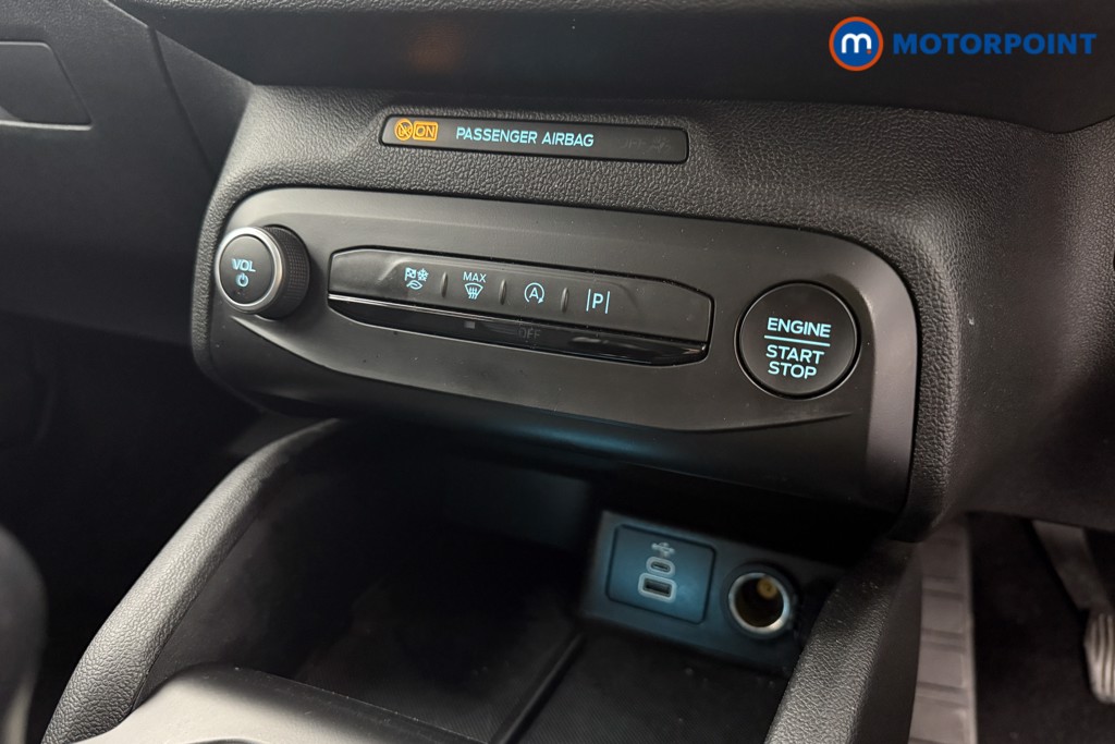 Ford Focus Active Manual Petrol Hatchback - Stock Number (1568610) - 13th supplementary image