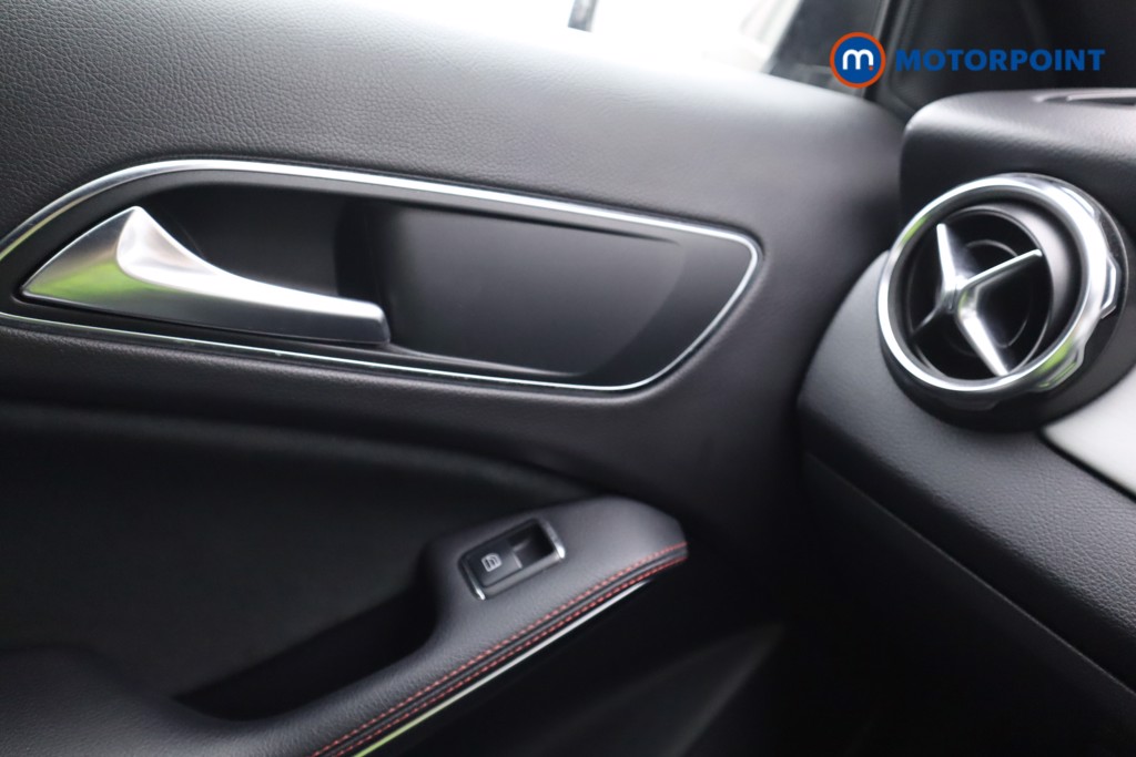 Mercedes-Benz GLA Amg Line Automatic Petrol SUV - Stock Number (1575029) - 12th supplementary image