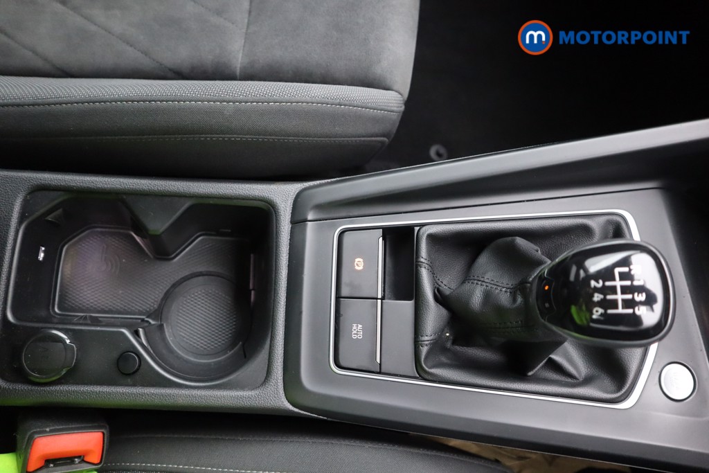 Volkswagen Golf Style Manual Petrol Hatchback - Stock Number (1575498) - 4th supplementary image