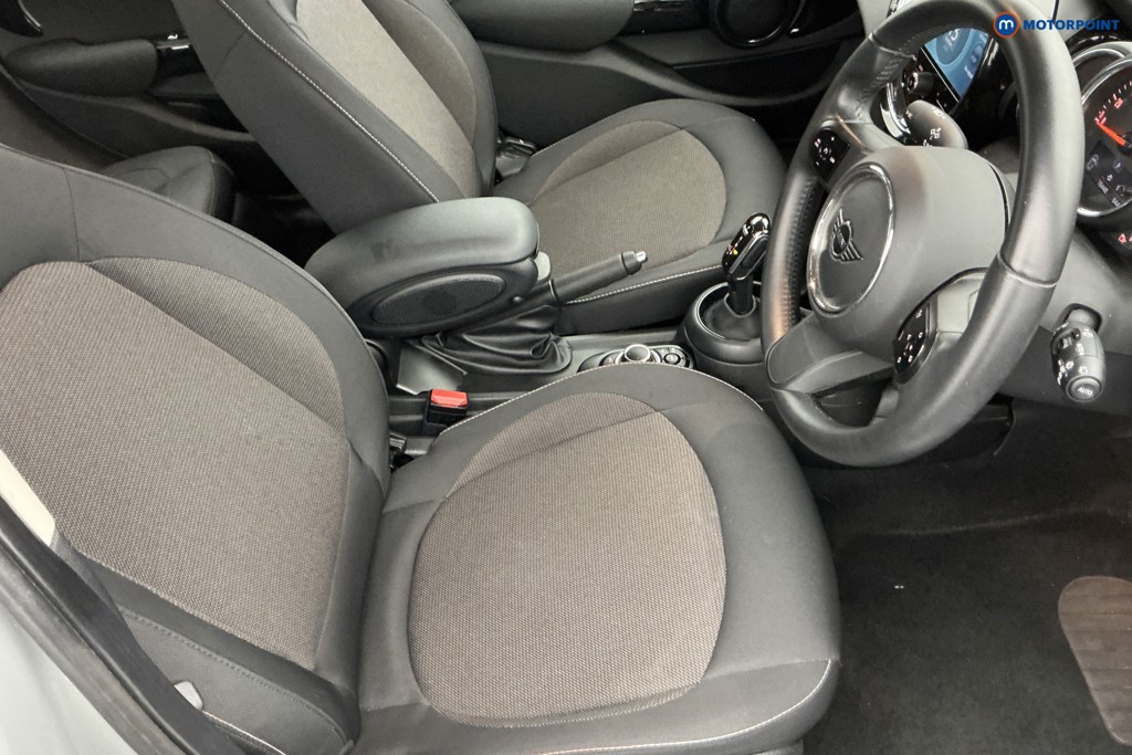 Mini Hatchback Cooper Classic Automatic Petrol Hatchback - Stock Number (1577138) - 5th supplementary image
