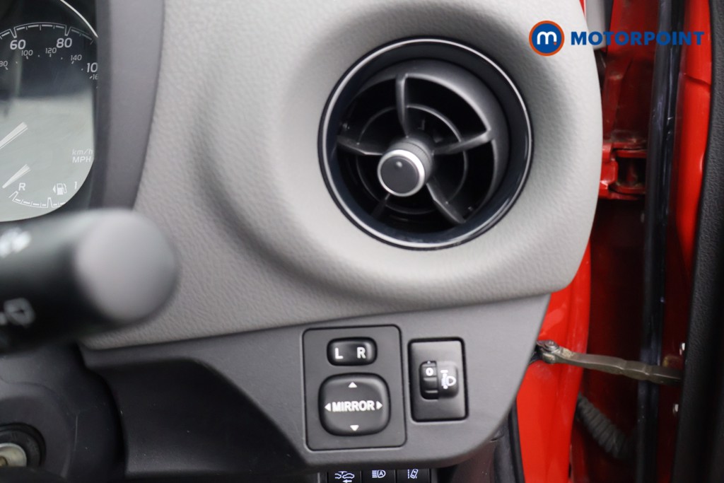 Toyota Yaris Icon Manual Petrol Hatchback - Stock Number (1578016) - 7th supplementary image