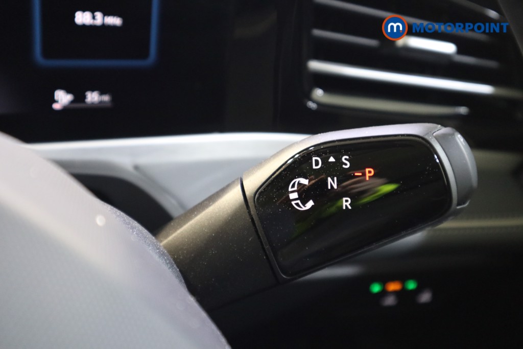 Volkswagen Passat Life Automatic Petrol Plug-In Hybrid Estate - Stock Number (1578106) - 5th supplementary image