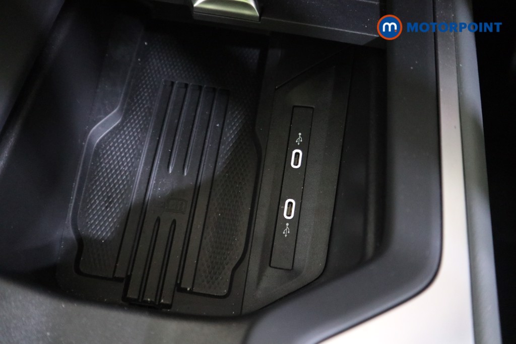 Volkswagen Passat Life Automatic Petrol Plug-In Hybrid Estate - Stock Number (1578106) - 8th supplementary image