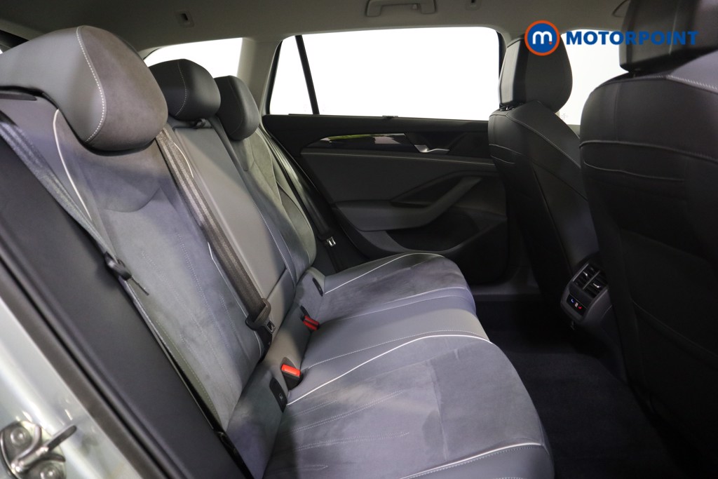 Volkswagen Passat Life Automatic Petrol Plug-In Hybrid Estate - Stock Number (1578106) - 16th supplementary image