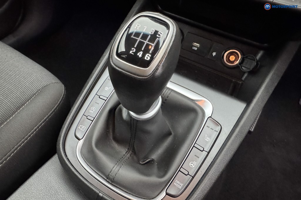 Hyundai Kona Premium Manual Petrol SUV - Stock Number (1578459) - 15th supplementary image