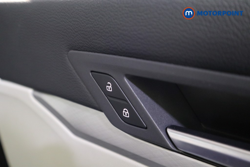Volkswagen Golf Life Manual Petrol Hatchback - Stock Number (1579157) - 12th supplementary image