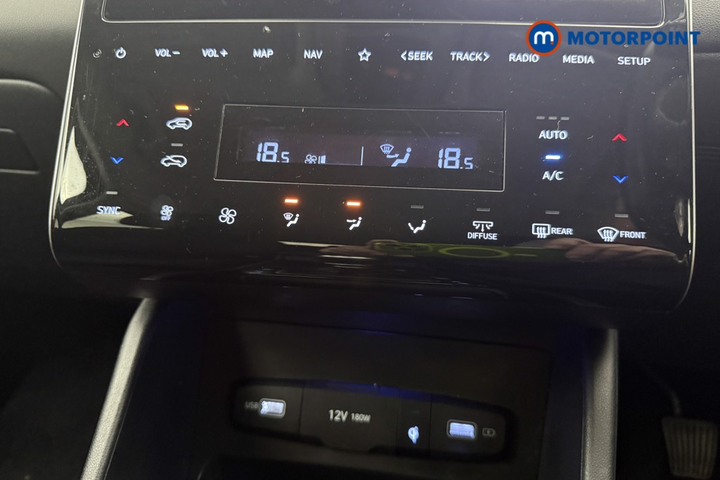 Hyundai Tucson Premium Manual Petrol SUV - Stock Number (1582424) - 16th supplementary image