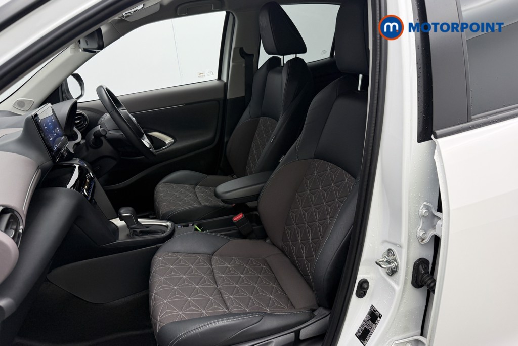 Toyota Yaris Cross Excel Automatic Petrol-Electric Hybrid Estate - Stock Number (1582561) - 2nd supplementary image