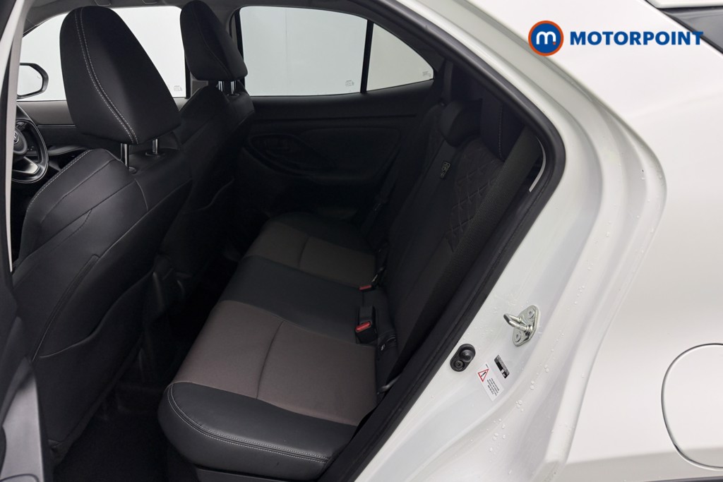 Toyota Yaris Cross Excel Automatic Petrol-Electric Hybrid Estate - Stock Number (1582561) - 5th supplementary image