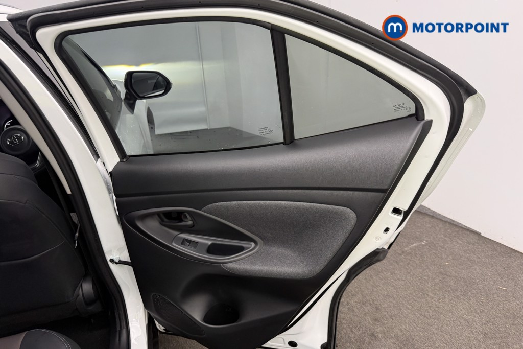 Toyota Yaris Cross Excel Automatic Petrol-Electric Hybrid Estate - Stock Number (1582561) - 14th supplementary image