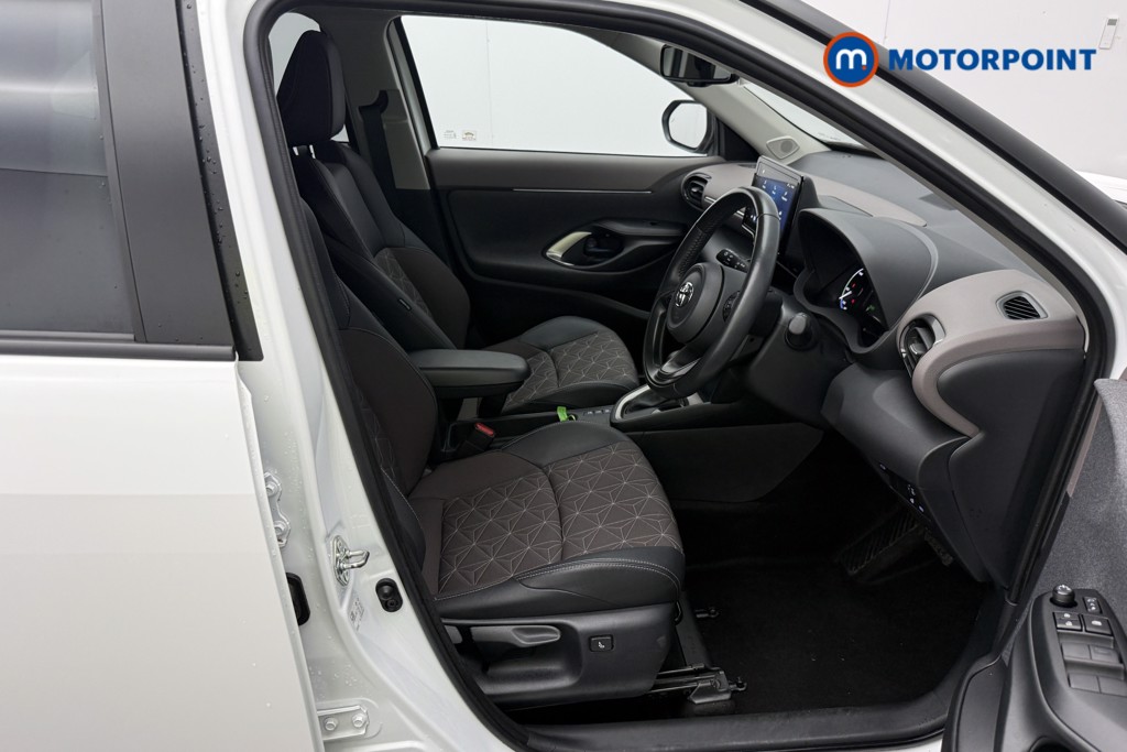 Toyota Yaris Cross Excel Automatic Petrol-Electric Hybrid Estate - Stock Number (1582561) - 16th supplementary image