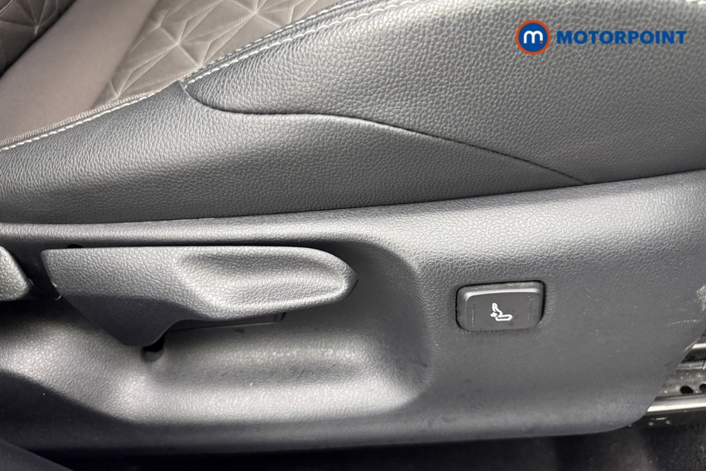 Toyota Yaris Cross Excel Automatic Petrol-Electric Hybrid Estate - Stock Number (1582561) - 21st supplementary image