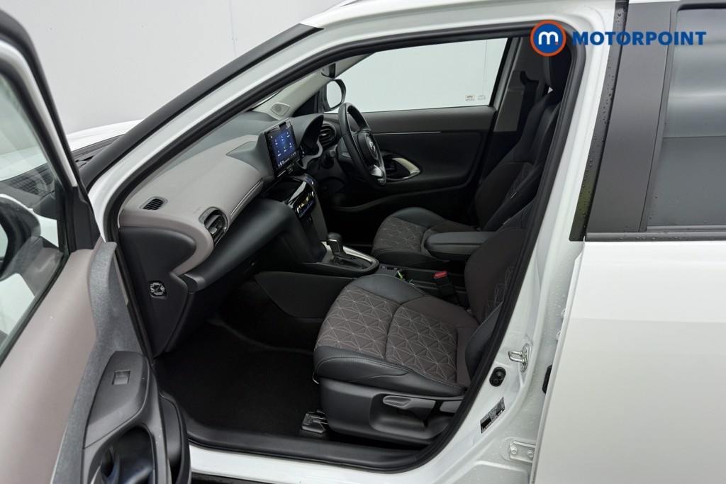 Toyota Yaris Cross Excel Automatic Petrol-Electric Hybrid Estate - Stock Number (1582561) - 1st supplementary image