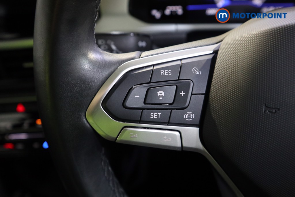 Volkswagen T-Roc Life Manual Petrol SUV - Stock Number (1582616) - 3rd supplementary image