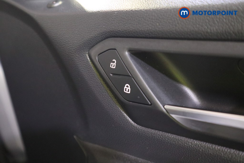 Volkswagen T-Roc Life Manual Petrol SUV - Stock Number (1582616) - 11th supplementary image