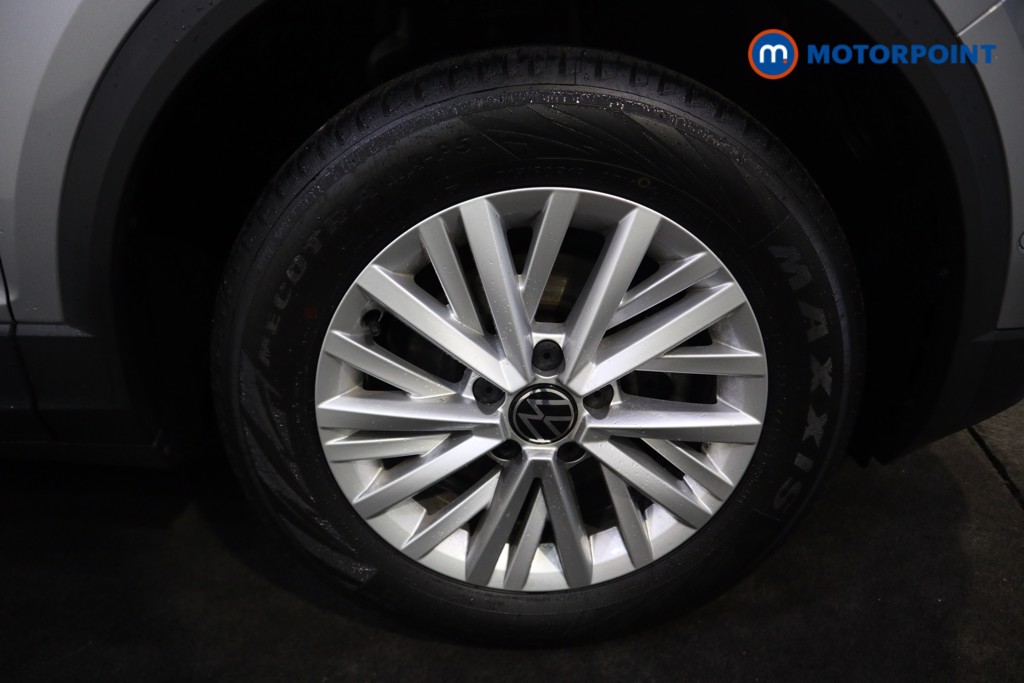 Volkswagen T-Roc Life Manual Petrol SUV - Stock Number (1582616) - 19th supplementary image