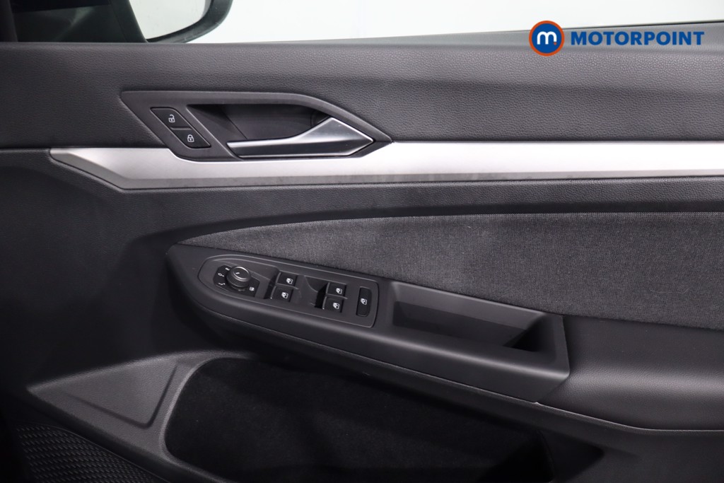 Volkswagen Golf Life Manual Petrol Hatchback - Stock Number (1582775) - 21st supplementary image