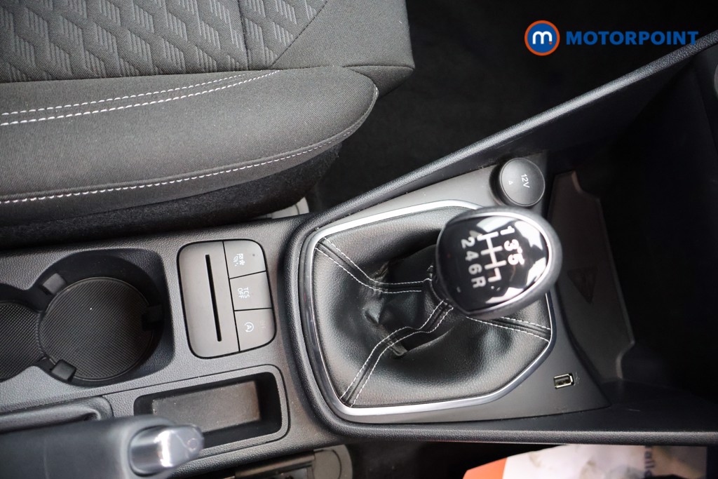Ford Fiesta Titanium Manual Petrol Hatchback - Stock Number (1584051) - 3rd supplementary image
