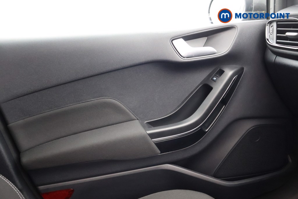 Ford Fiesta Titanium Manual Petrol Hatchback - Stock Number (1584051) - 5th supplementary image
