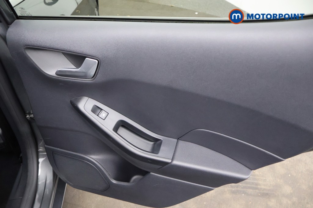Ford Fiesta Titanium Manual Petrol Hatchback - Stock Number (1584051) - 11th supplementary image