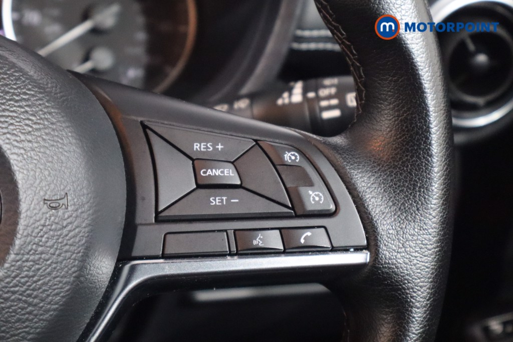 Nissan Juke N-Connecta Manual Petrol SUV - Stock Number (1584273) - 8th supplementary image