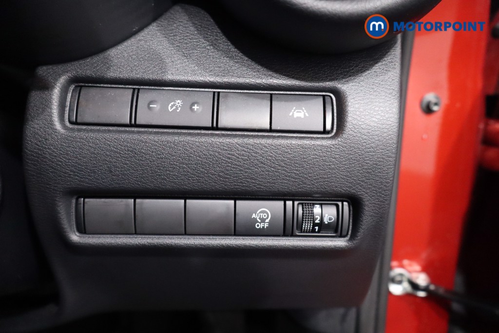 Nissan Juke N-Connecta Manual Petrol SUV - Stock Number (1584273) - 21st supplementary image
