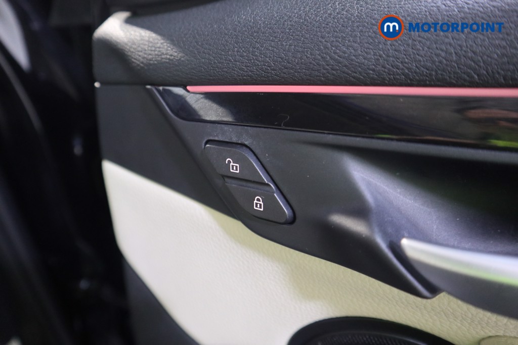 BMW X1 Xline Manual Petrol SUV - Stock Number (1584409) - 13th supplementary image