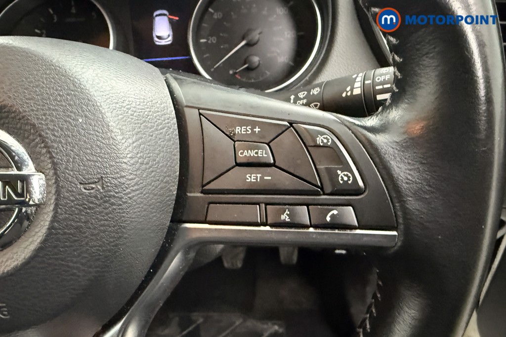 Nissan Qashqai N-Connecta Manual Petrol SUV - Stock Number (1584638) - 4th supplementary image
