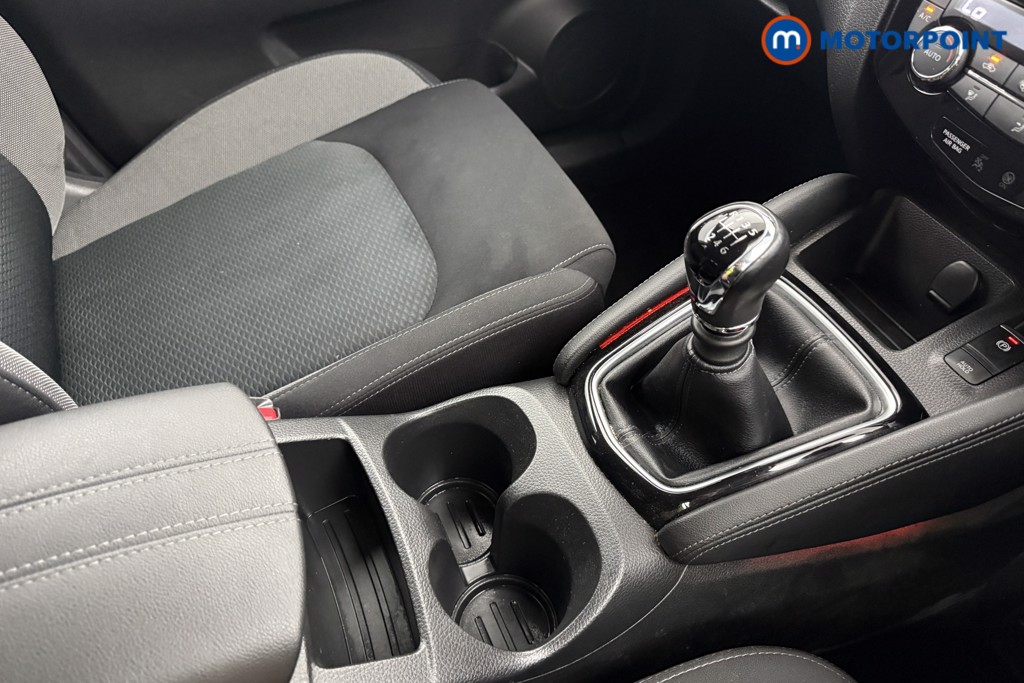 Nissan Qashqai N-Connecta Manual Petrol SUV - Stock Number (1584638) - 11th supplementary image